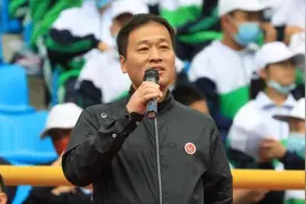 哈尔滨市阿城区第十四届中小学生田径运动会开幕图片