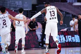 易建联轮休，任骏飞35分11篮板9抢断，CBA广东男篮132-79狂胜天津图片