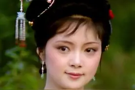 “薛宝钗”张莉身价过亿，56岁依旧未婚，终究难逃“红楼一梦”图片