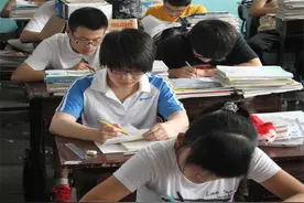 中国留学生在国外真的“吃香”吗？外国教授评价：“糟糕透顶”图片