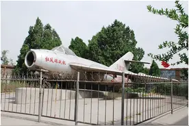 作家写给青少年的党史故事 | 鹰击长空——空军战斗英雄杜凤瑞图片