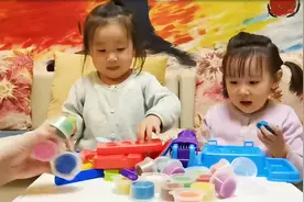 姐姐说太喜欢厨房黏土玩具了，小朋友都爱玩是吗图片