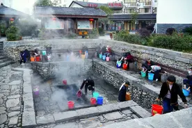 宜春的一个小镇，素以“温泉”闻名，不少上海人在这里买房常住图片