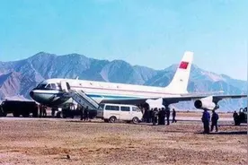 1949年，新疆五位领导受邀来京，结果却全部遇难，究竟发生了什么图片