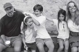 苹果公司未来的掌门人，乔布斯最爱的小女儿，和姐姐命运完全不同图片