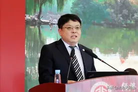 北大经济学院院长开学致辞：少些“聪明劲儿”，多下“笨劲儿”图片