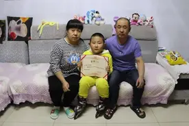 文明家庭|于海霞家庭： 敬业奉献夫妻同心 睦邻友善温暖人心图片