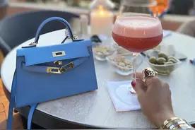 你买不起爱马仕包包，就别瞧不起富婆背共享爱马仕图片