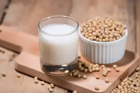 豆浆、豆腐里的“植物雌激素”，能缓解更年期症状吗？图片