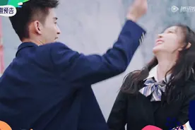 5次目光追随，还甜蜜的拍额头，张翰对孟子义是心动的图片