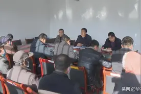 靳智德在安口镇前锋村宣讲党的十九届五中全会精神图片