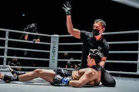 昨晚，播求弟子惨遭6秒KO！全场仅打一拳图片