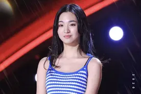 《好声音》美女云集，高颜值女学员已达5人，单依纯被赞冠军相图片