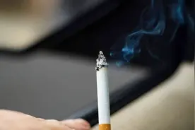 身上总有一股浓浓的烟味，教你两招轻松去除，效果太厉害了视频封面