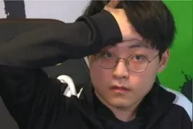 DK.Showmaker：教练我要打AD,把这人连人带椅子给我抬下去图片