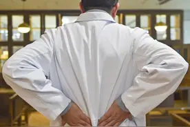 年轻时腰椎间盘突出，骨科医生用了7个窍门，20年腰伤没再发作图片