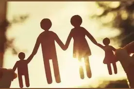 二胎家庭，大宝变得不听话是他的错？其实是你不合格图片