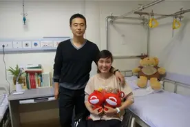 最美教师张丽莉，为救学生失去双腿，丈夫始终不离不弃图片