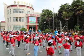 西安市第二保育院：绘画歌唱献给党 快乐六一齐分享图片