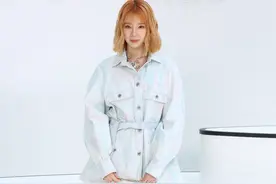 香奈儿秀作为巴黎时装周女装秋冬2020/2021年3月3日在巴黎，法国图片