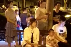 东莞街头卖唱的小伙子视频封面