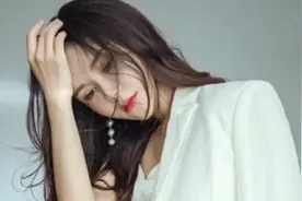 孙艺琪一首《爱情不相信眼泪》你展翅高飞  我只能悄悄把自己灌醉