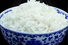 蒸米饭🍚加多少水合适呢？视频封面