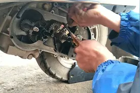 踏板摩托车启动杆如何正确使用？启动杆卡死了怎么调？