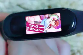 小米4NFC版智能手环开箱测评。视频封面