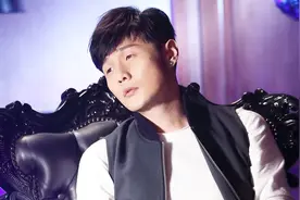 李荣浩踢馆歌曲《模特》太好听了，这唱功简直太牛了！视频封面