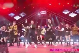 难得一见的场面！大张伟鸟叔和女团合作，新神曲“诞生”！视频封面