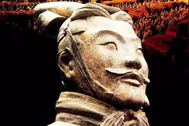 兵马俑里面裹着真人？专家说了，有个俑裂开了视频封面