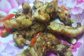 脆肉鲩鱼骨这样做太好吃了，做法超简单，越嚼越香，我的最爱