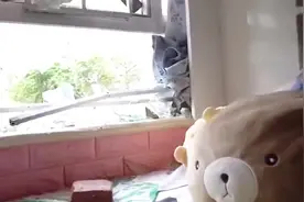 遭暴力冲击 这段香港警务人员宿舍住户的讲述令人心酸视频封面
