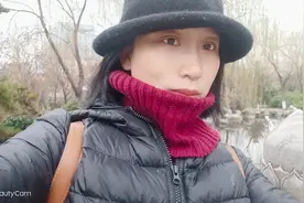 女子大年初二雨中游玩青龙寺视频封面