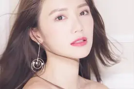 戏精上身，美女化身韩剧女主角，教你化出自然透亮的韩式裸妆视频封面