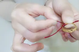开口戒指容易变形又刮手，教你用一根线就能轻松解决的好办法