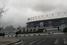 很多赛事在这里进行，多个明星来此演出，了解一下青岛国信体育馆视频封面