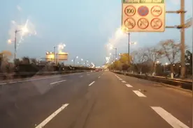 江苏江阴，海港大道限速100，全程几乎没有红绿灯，堪比高速！视频封面