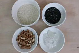 芝麻核桃仁大米粥，抗氧化、美容养颜