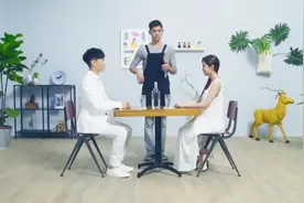韦礼安演绎的《女孩》官方MV，女儿是爸爸上辈子的情人！视频封面