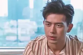 李现家庭背景曝光，隐藏了28年，网友：难怪杨紫想嫁给他视频封面