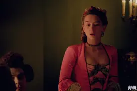 姐妹参加舞会，妹妹看到姐姐的男友脸色顿时色变