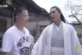 阮经天长孙无极在片场如何突破自己实际年龄的，时不时的皮一皮视频封面