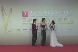 日本名模冈本多绪登上亚新奖红毯舞台，一身黑色礼服尽显完美身材视频封面