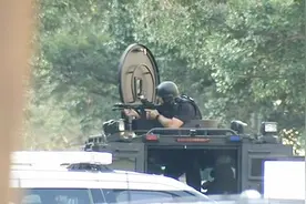 美国费城今凌晨发生枪击 六警察受伤 白宫：总统已知情 正在度假视频封面