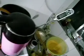 用电热水壶烧开一壶水，水温在17℃左右用电量是多少度电？