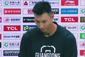 易建联一共拿到过5次CBA总冠军，2次全明星MVP，4次CBA常规赛MVP视频封面