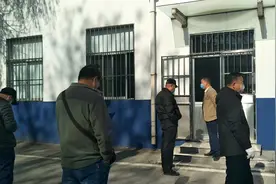 新规 驾驶证扣分不用去车管所学习了，哥们竟然在交警前说了什么视频封面