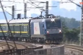K755洛阳到广州通过焦柳线龙门隧道正北口